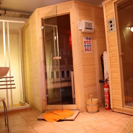 In With Sauna Chalet